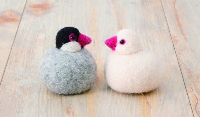 羊毛フェルトキット 桜文鳥と白文鳥 H441-611 ころんともちもちわたし